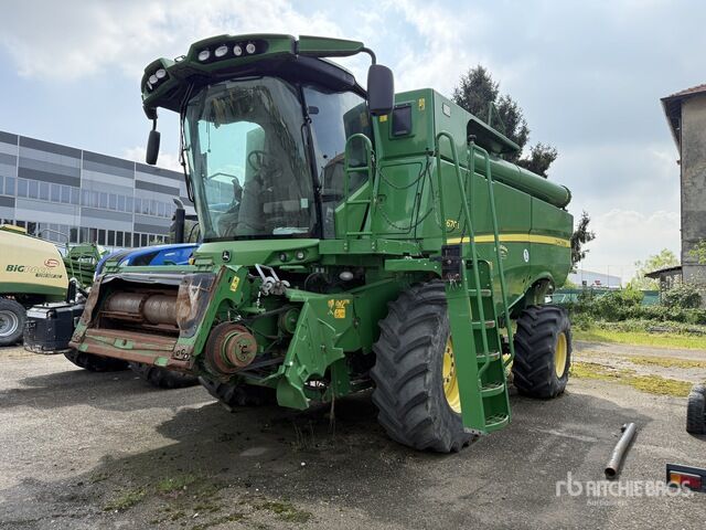 2012 John Deere S670i Combine Harvester