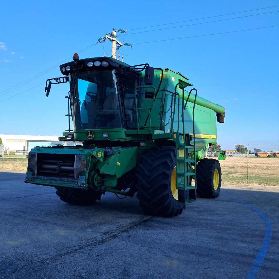 JOHN DEERE C670