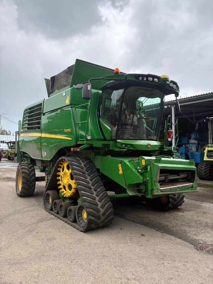 John Deere T 670 i