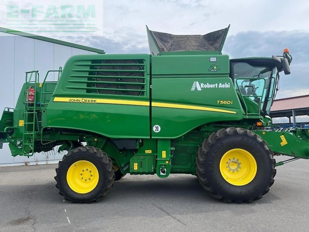 John Deere t560